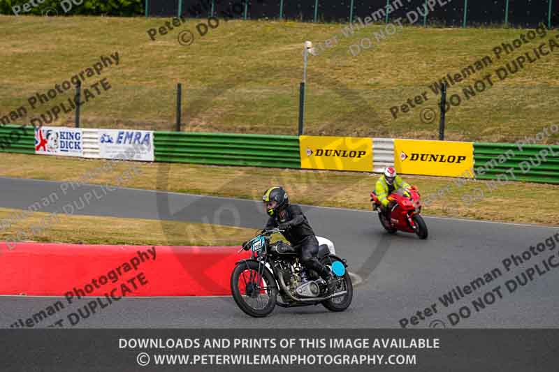 Vintage motorcycle club;eventdigitalimages;mallory park;mallory park trackday photographs;no limits trackdays;peter wileman photography;trackday digital images;trackday photos;vmcc festival 1000 bikes photographs